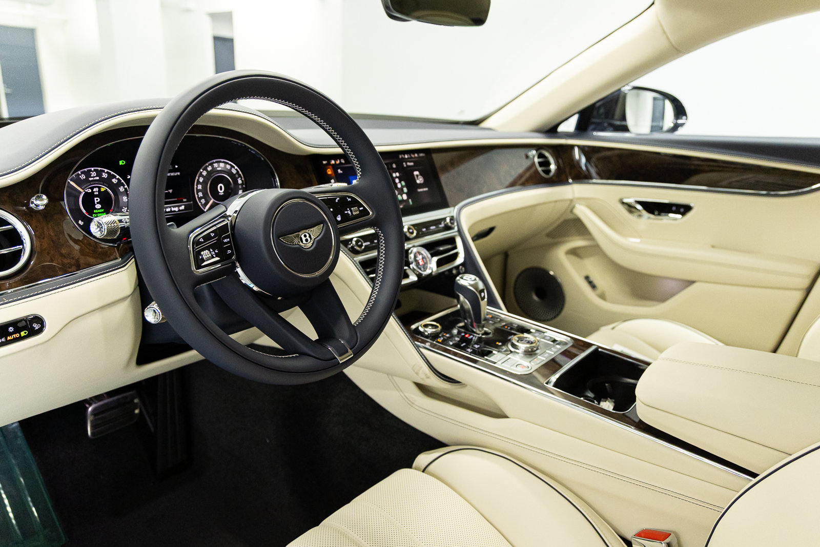 New 2026 Bentley Flying Spur Plug-In Hybrid AWD/4WD image 33