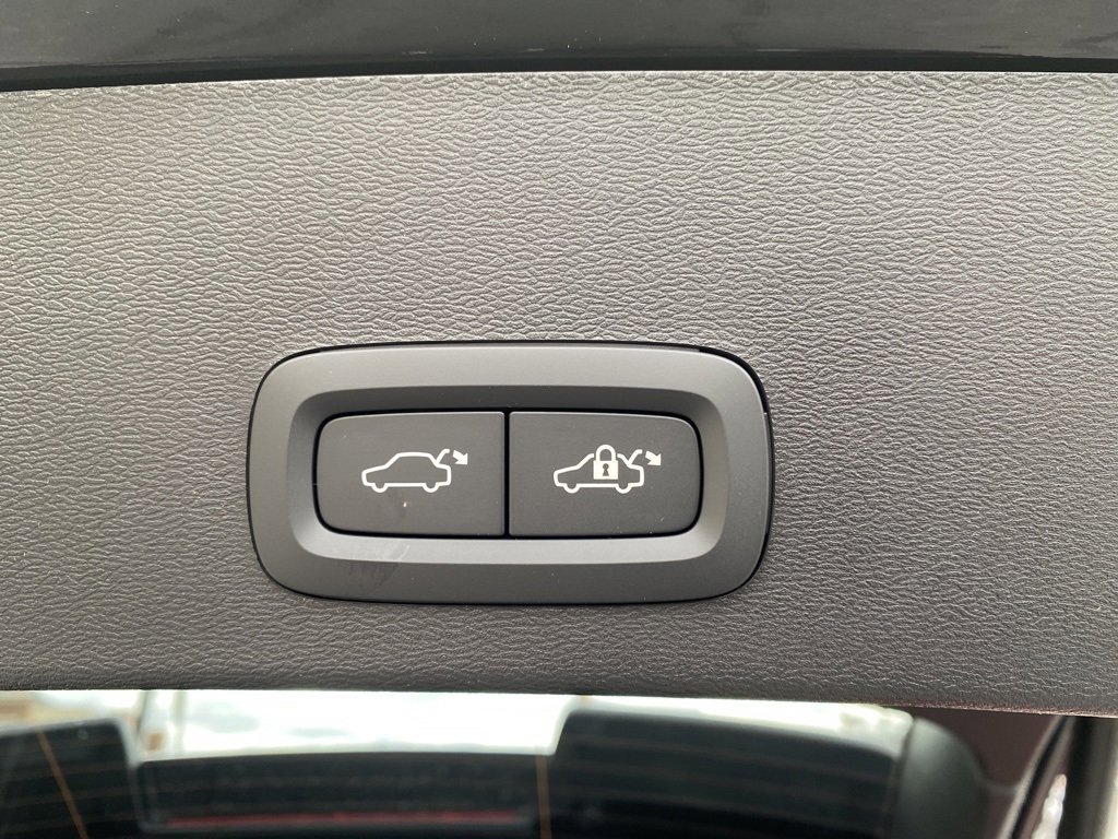 New 2024 Volvo XC40 Recharge Ultimate w/ Protection Package Premier image 33