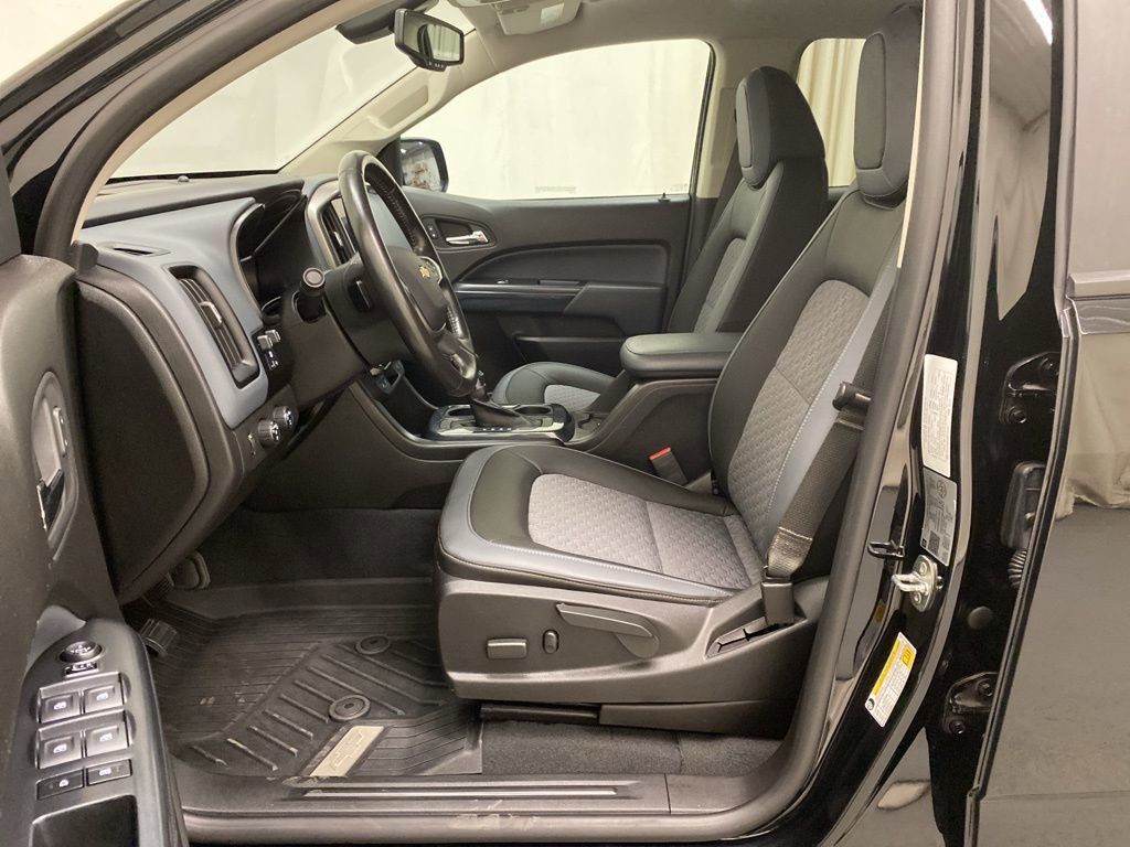 Used 2021 Chevrolet Colorado Z71 w/ Z71 Midnight Edition image 14