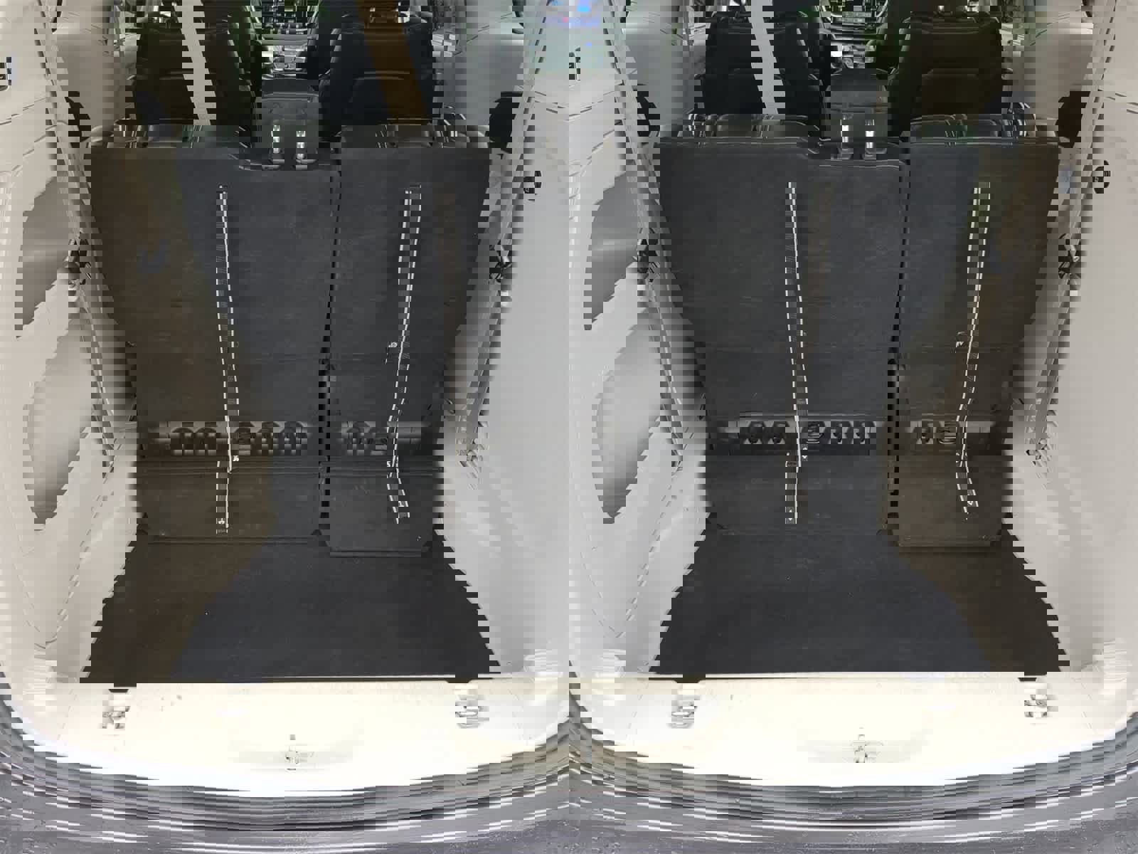 Certified 2023 Chrysler Pacifica Touring-L image 32