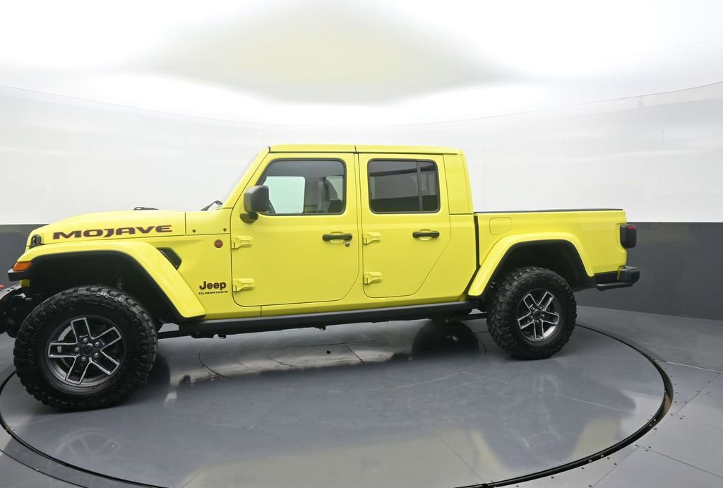 Used 2024 Jeep Gladiator Mojave AWD/4WD image 4
