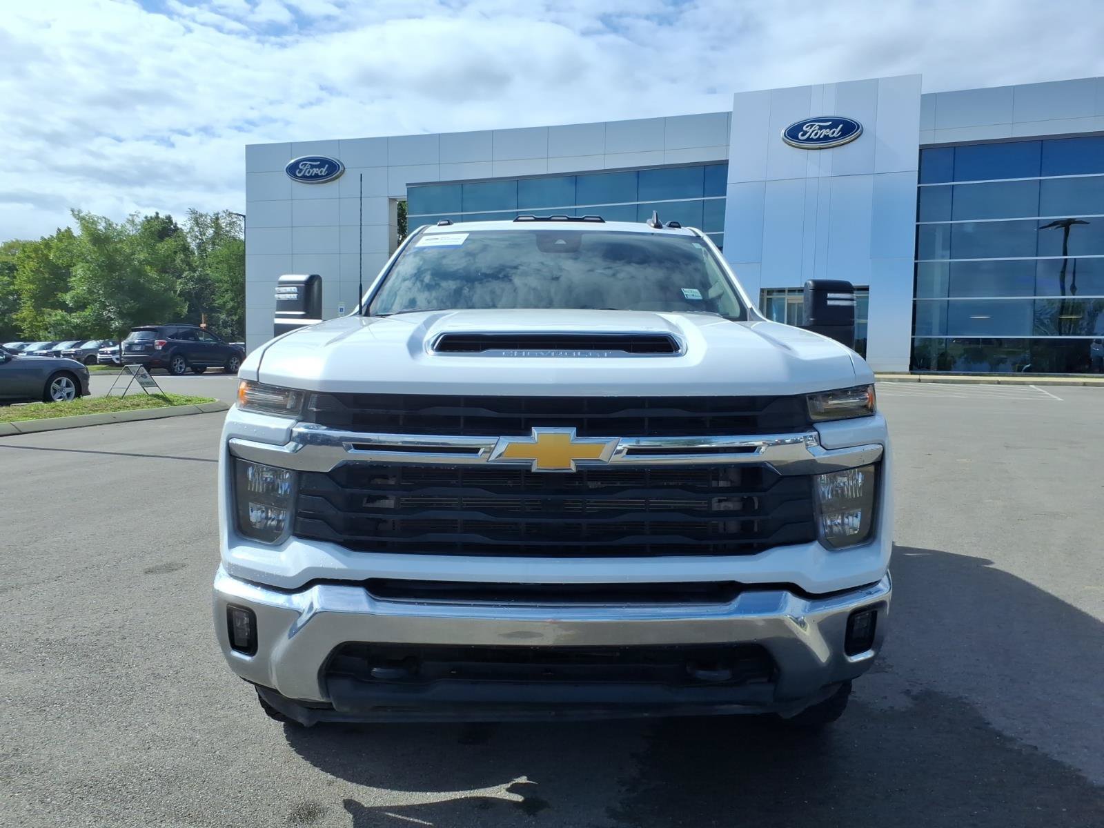 Used 2024 Chevrolet Silverado 3500 LT w/ Convenience Package AWD/4WD image 8