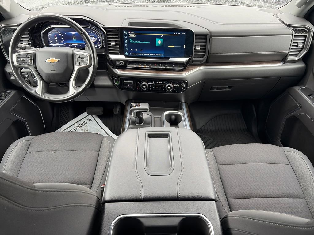 Used 2022 Chevrolet Silverado 1500 LT AWD/4WD image 10