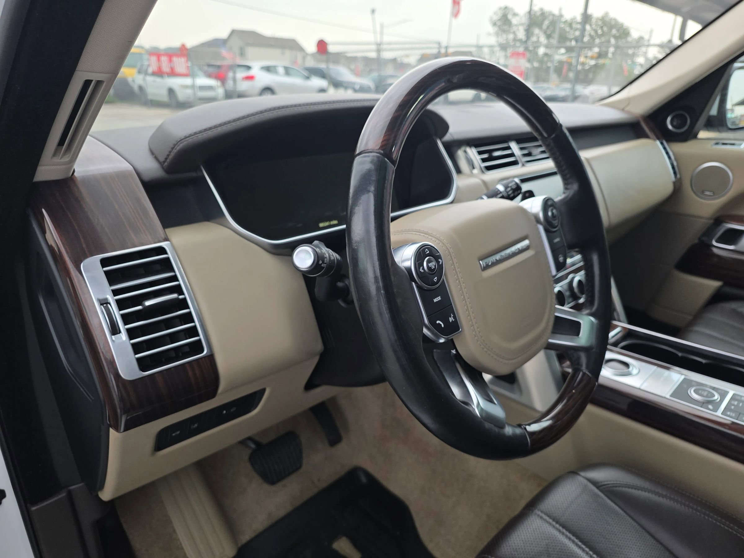 Used 2017 Land Rover Range Rover HSE AWD/4WD image 23