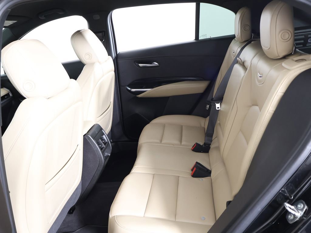 Used 2024 Cadillac XT4 Luxury image 36