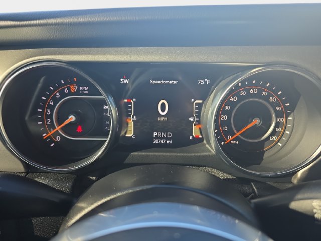 Used 2019 Jeep Wrangler Unlimited Sahara w/ Cold Weather Group AWD/4WD image 21