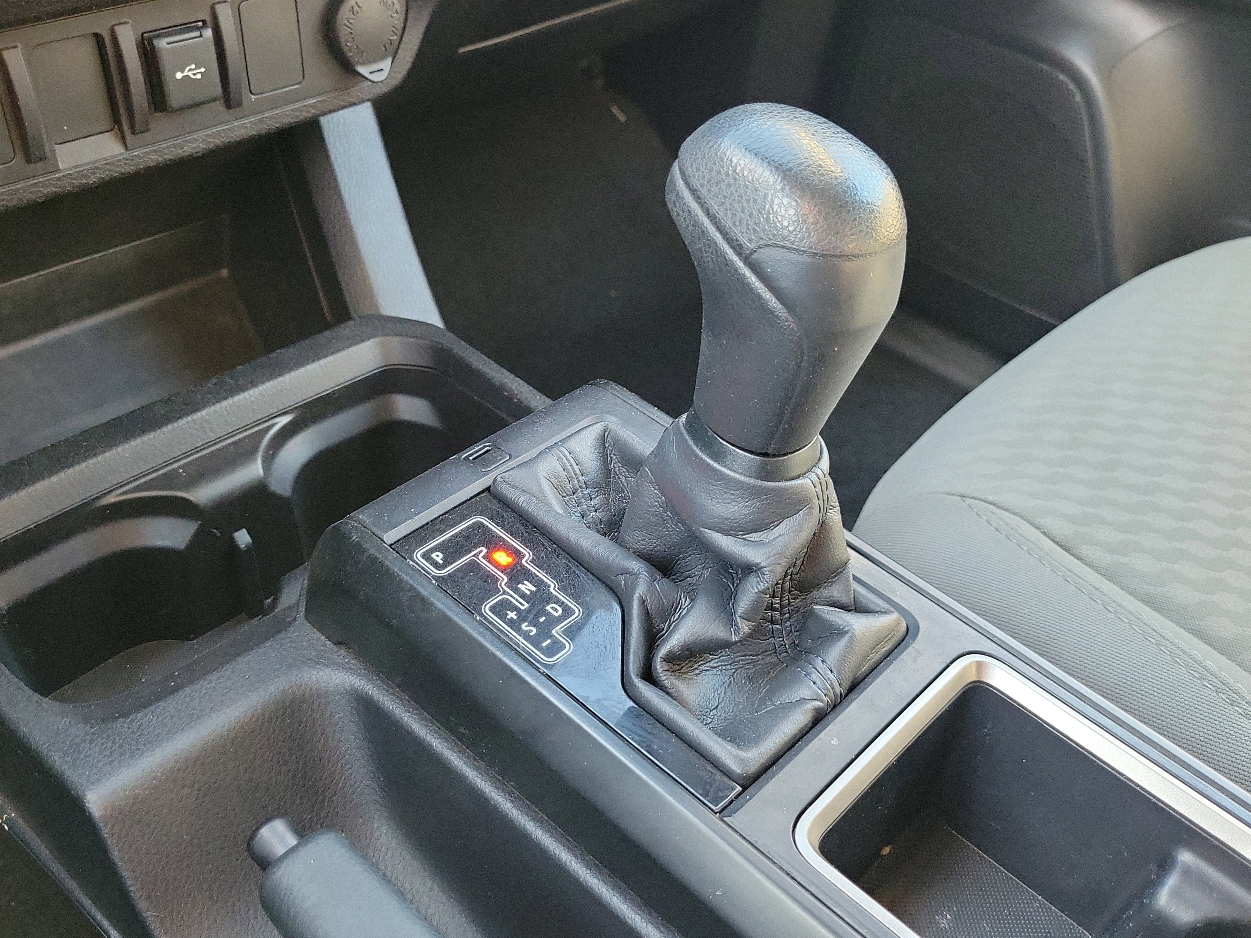 Used 2020 Toyota Tacoma SR image 28