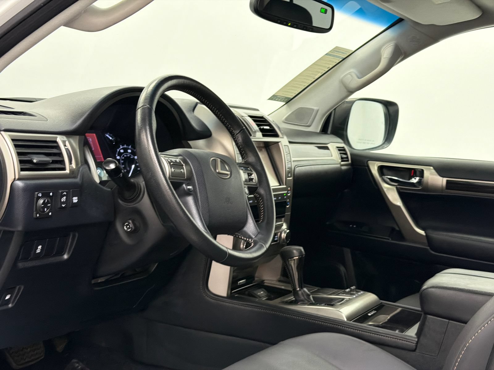 Used 2019 Lexus GX 460 AWD/4WD image 16