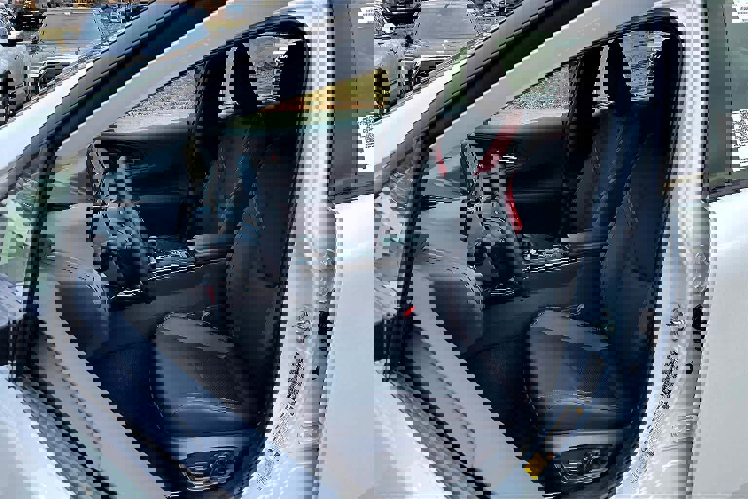 New 2026 Toyota Prius XSE image 9