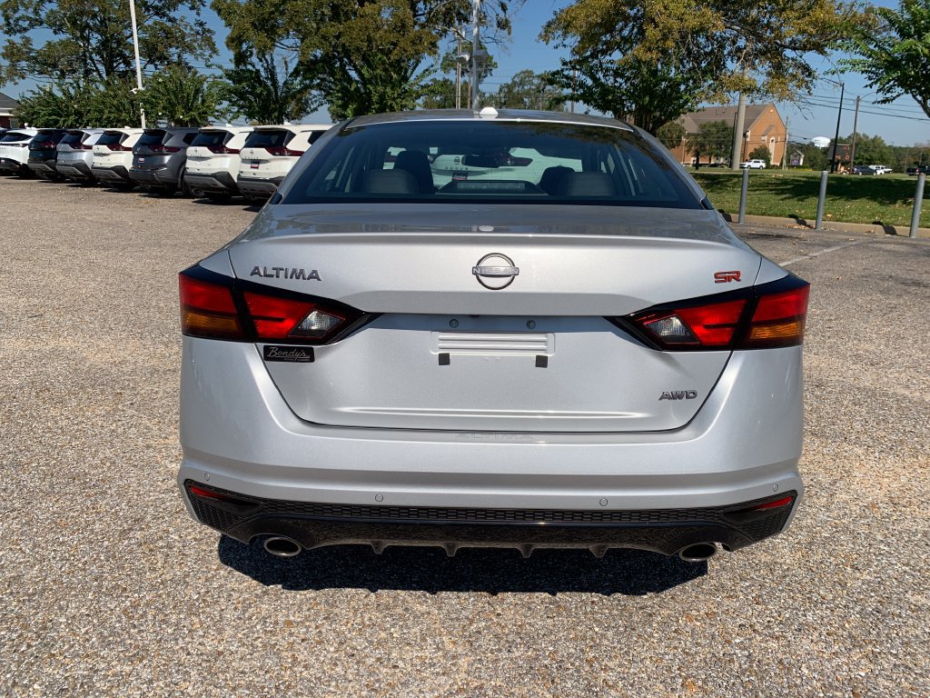 Used 2025 Nissan Altima 2.5 SR w/ SR Premium Package AWD/4WD image 5