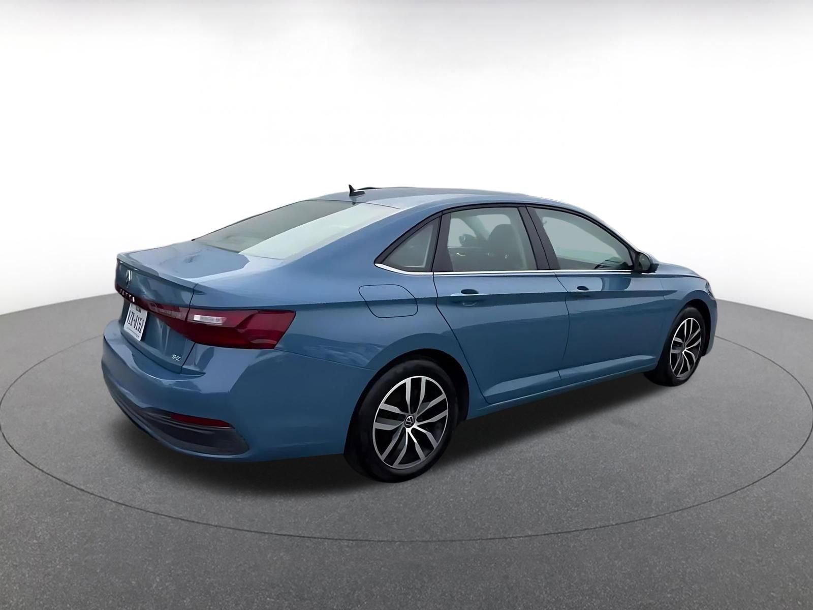 Used 2025 Volkswagen Jetta SE image 15