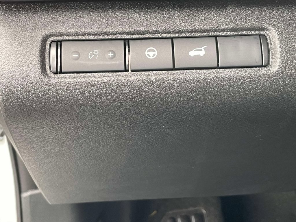 Used 2025 Nissan Pathfinder SV AWD/4WD image 21