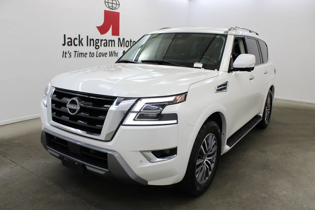 Used 2023 Nissan Armada SL RWD image 2