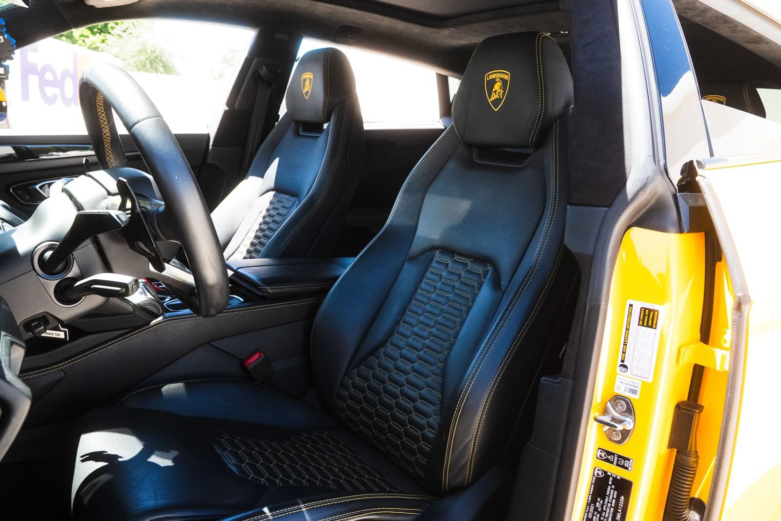Used 2021 Lamborghini Urus AWD/4WD image 26