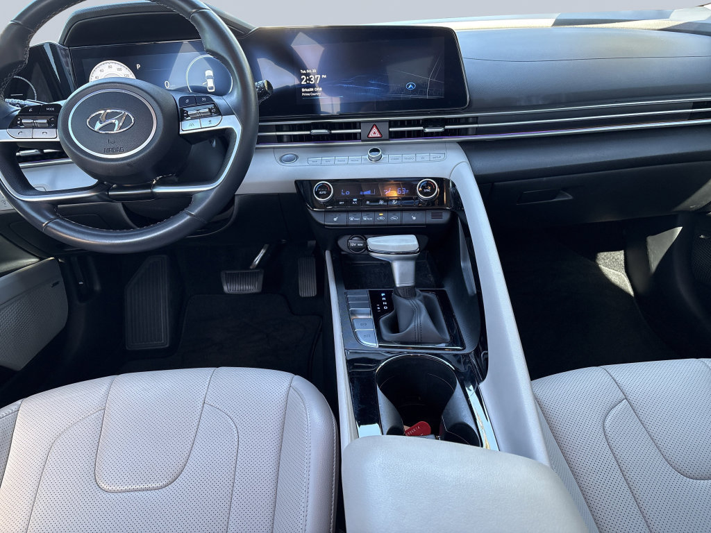 Used 2023 Hyundai Elantra Limited FWD image 15