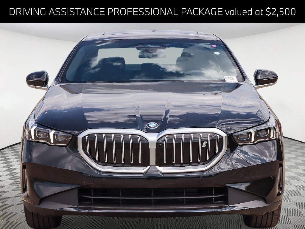 New 2027 BMW i5 M60 RWD image 2