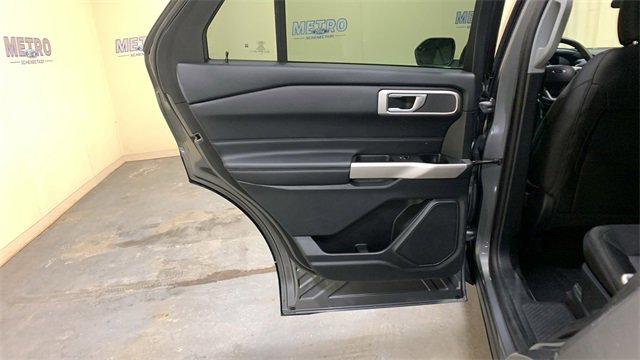 Used 2023 Ford Explorer XLT image 23