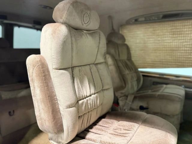 Used 2002 Chevrolet Express 1500 w/ LS Preferred Equipment Group RWD image 19