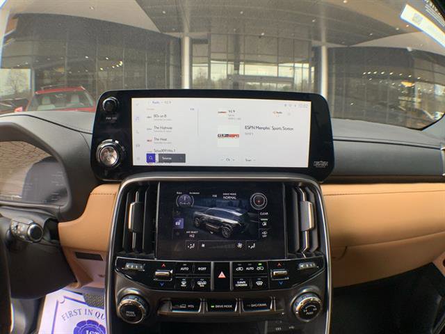 Certified 2025 Lexus LX 700h Luxury w/ Appearance Package image 16