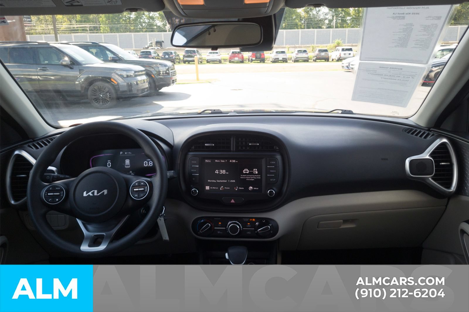 Used 2025 Kia Soul LX w/ LX Technology Package FWD image 19