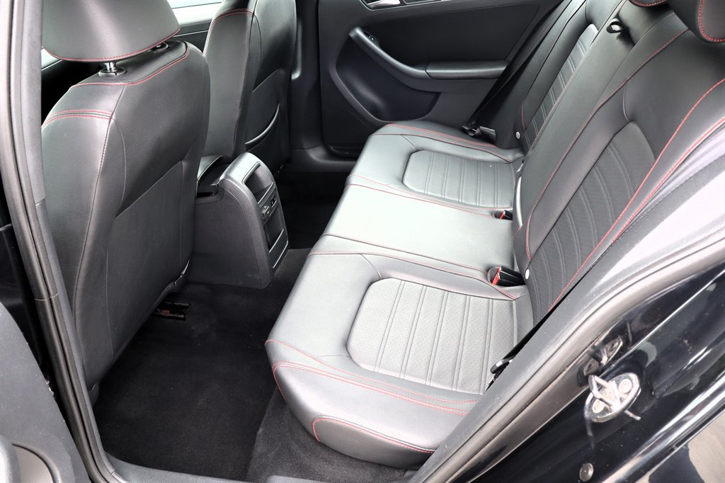 Used 2013 Volkswagen Jetta GLI Autobahn FWD image 20