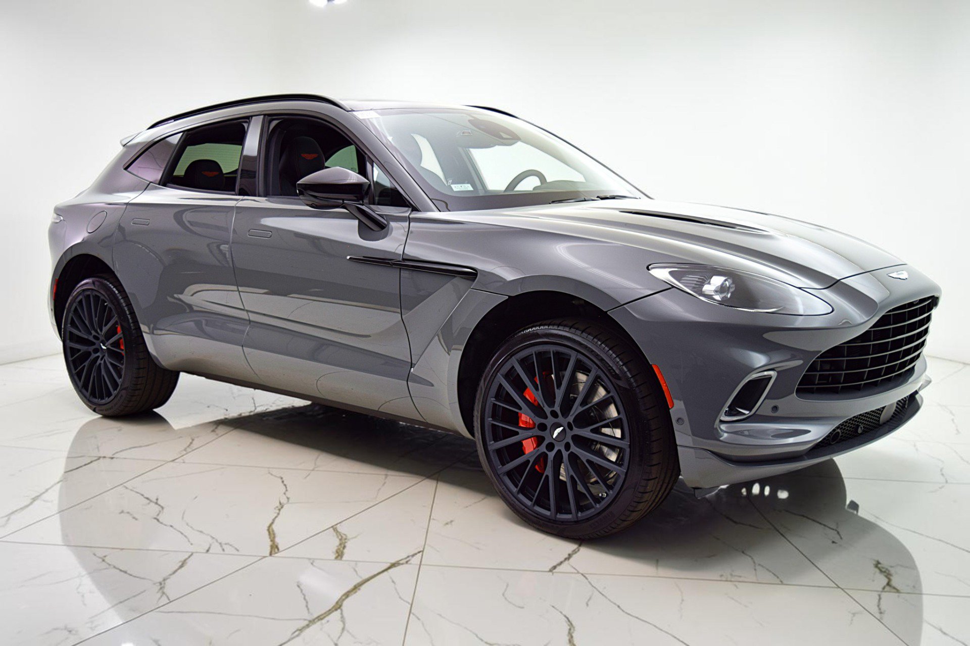 Used 2023 Aston Martin DBX AWD/4WD image 14