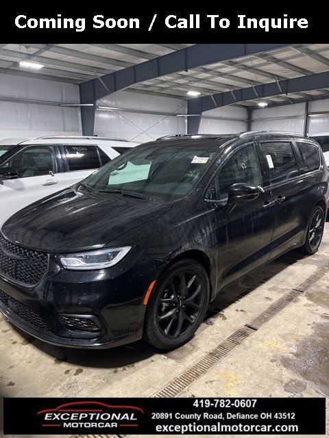 Used 2025 Chrysler Pacifica Limited