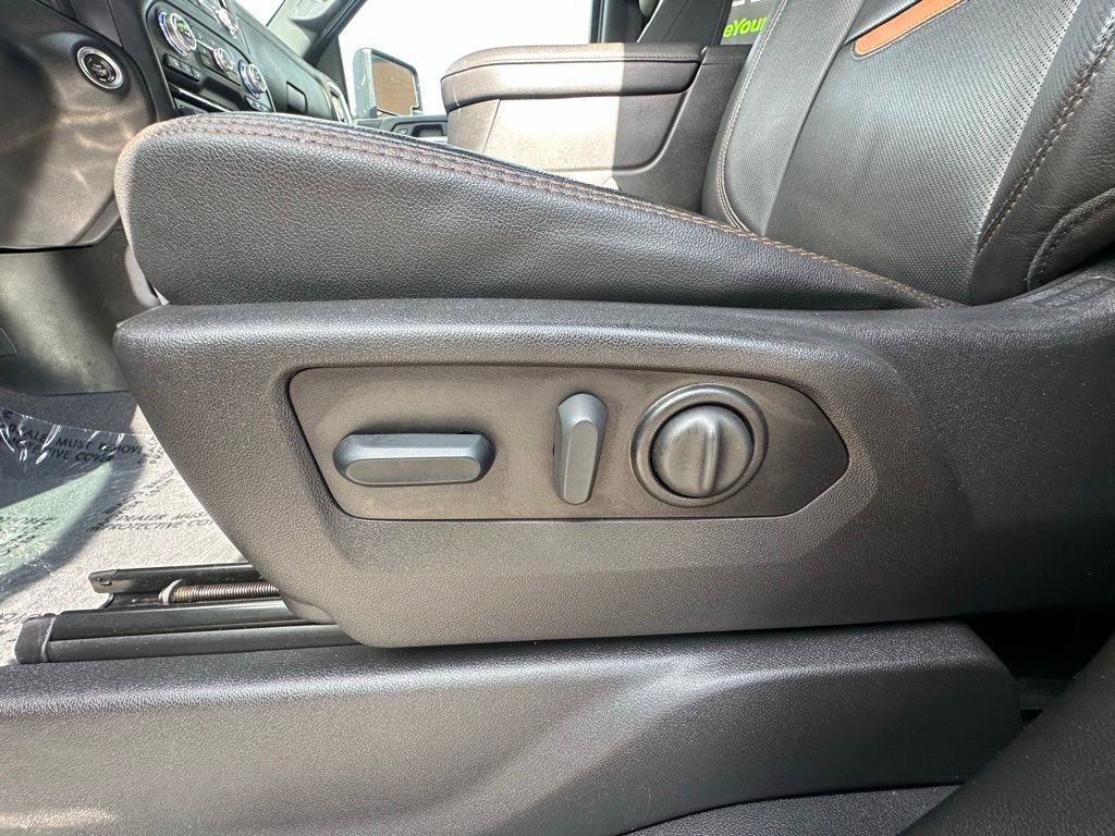 Used 2022 GMC Sierra 3500 AT4 image 25