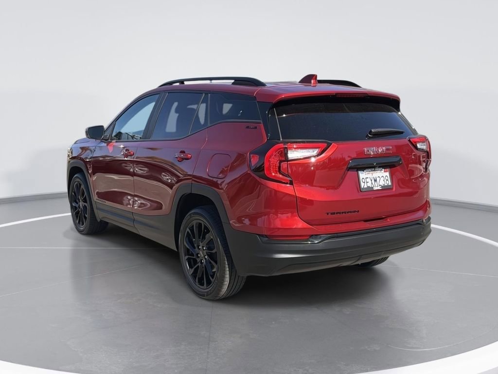 Used 2023 GMC Terrain SLE w/ Elevation Edition image 5