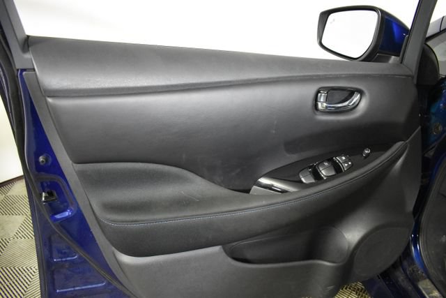 Certified 2025 Nissan Leaf SV Plus FWD image 7