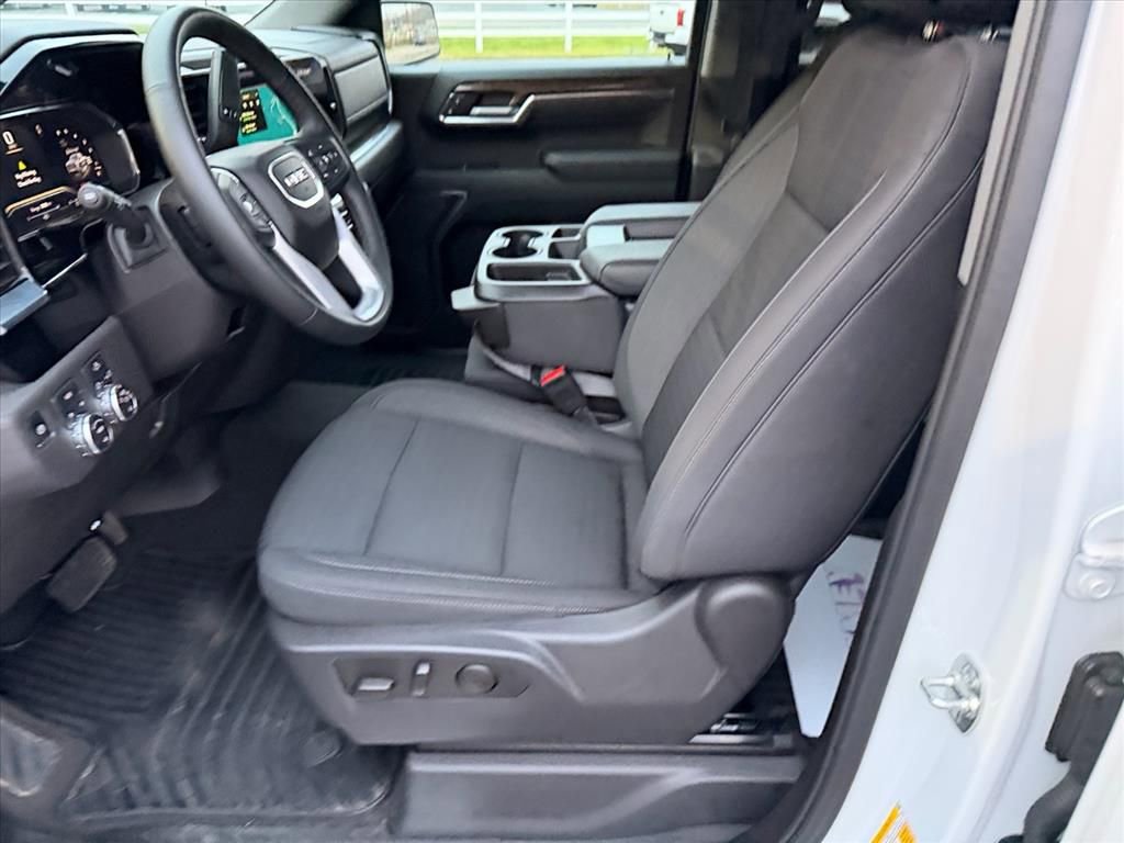 Used 2025 GMC Sierra 1500 Elevation image 12