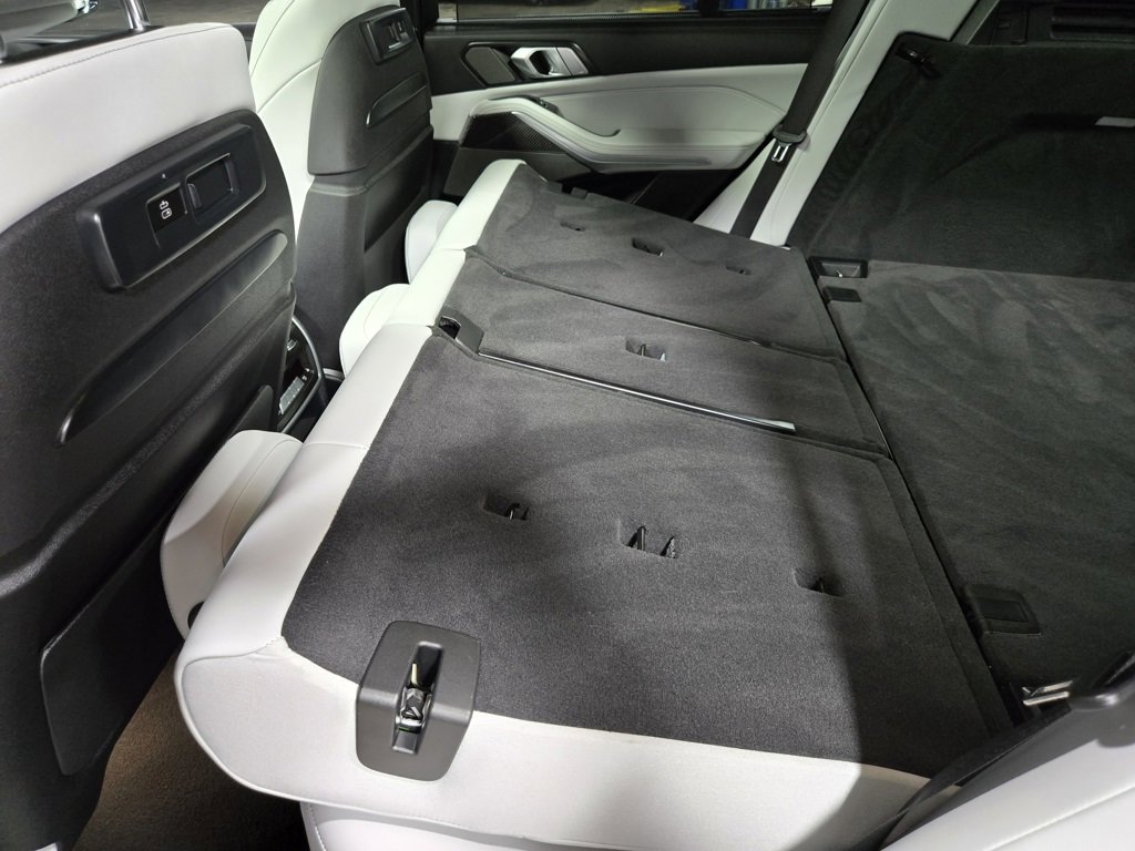 Used 2023 BMW X5 M50i w/ Executive Package image 43