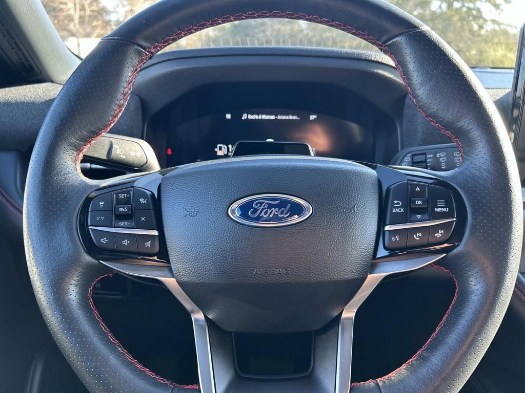 Used 2025 Ford Explorer ST-Line w/ ST-Line Street Pack image 31