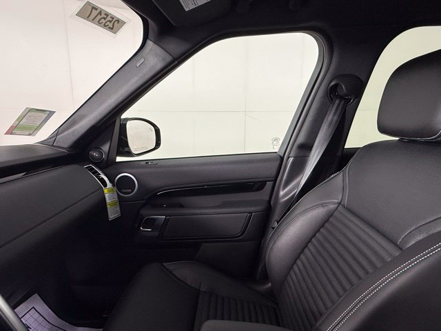 Used 2025 Land Rover Discovery S AWD/4WD image 20