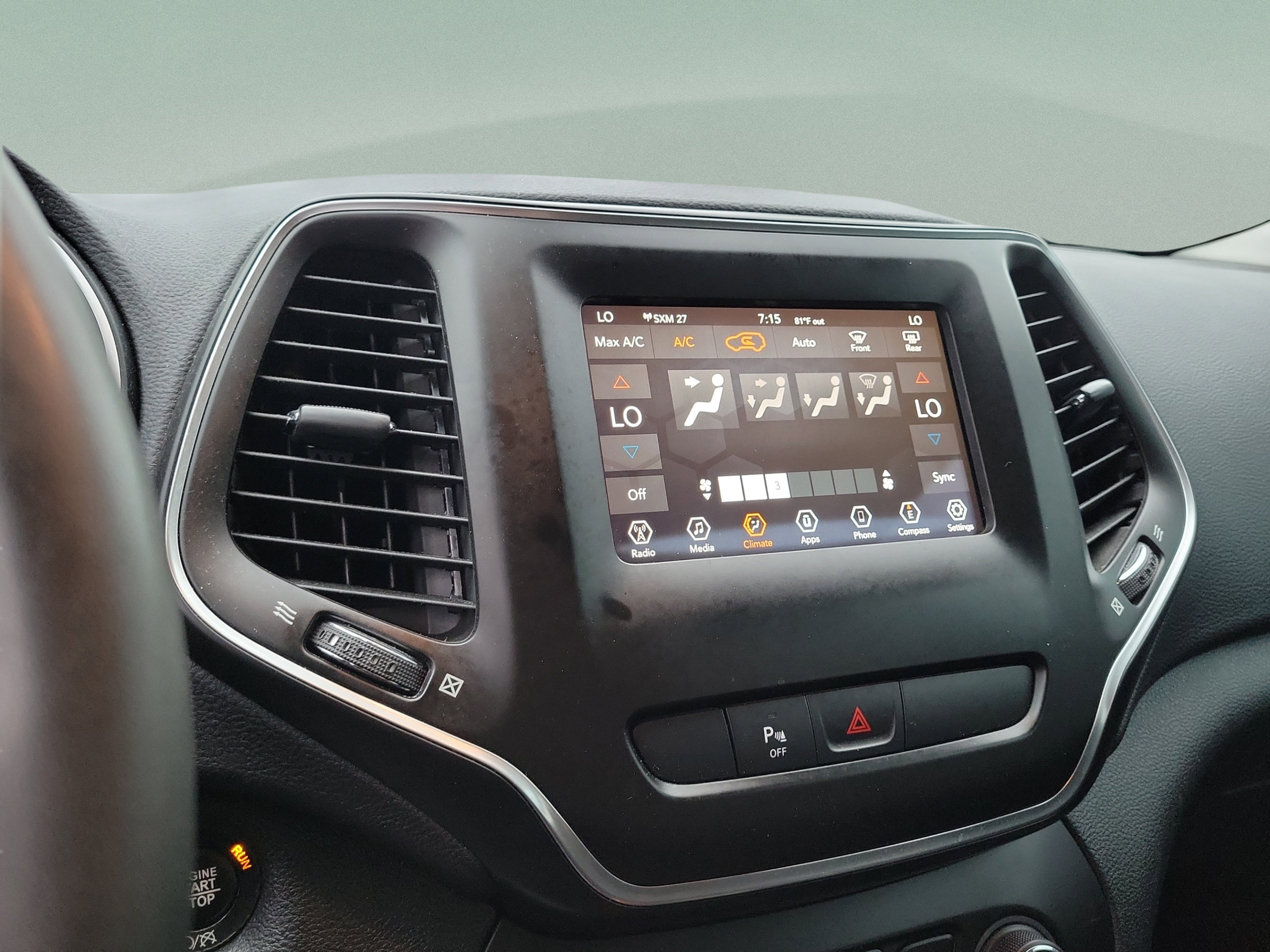 Used 2020 Jeep Cherokee Latitude Plus FWD image 17