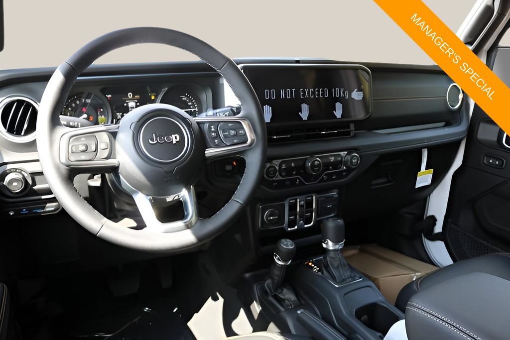 New 2025 Jeep Wrangler Unlimited Sahara AWD/4WD image 14