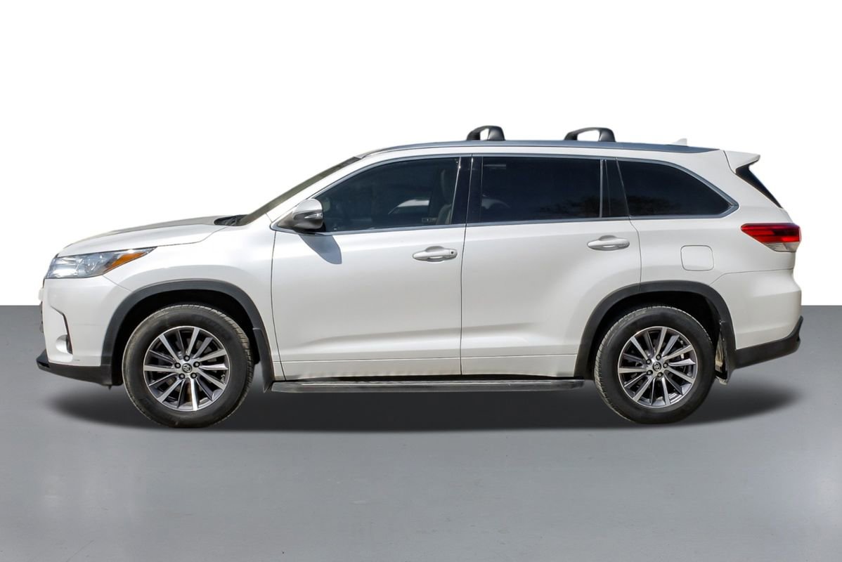 Used 2018 Toyota Highlander XLE FWD image 9