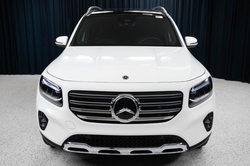 New 2026 Mercedes-Benz GLB 250 image 2