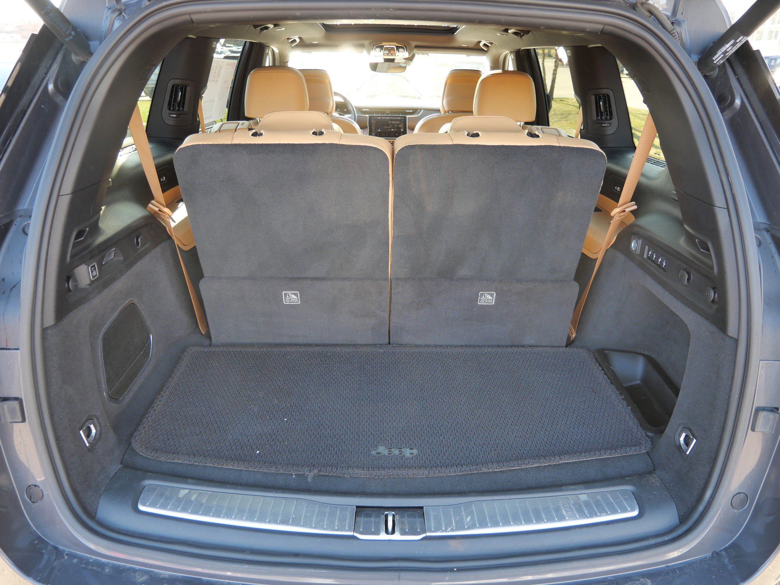 Used 2023 Jeep Grand Cherokee L Summit w/ High Altitude Package image 18