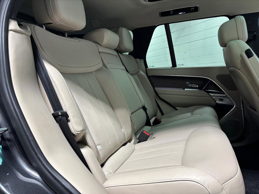 Used 2023 Land Rover Range Rover SE image 39
