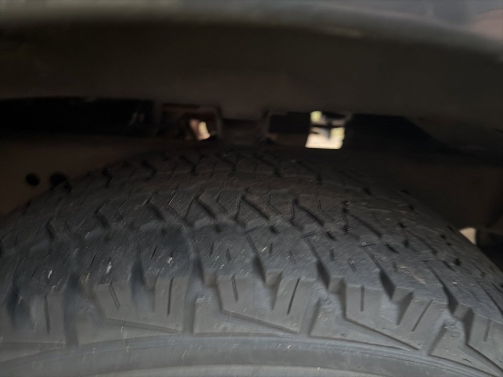 Used 2012 Nissan Frontier SV image 7