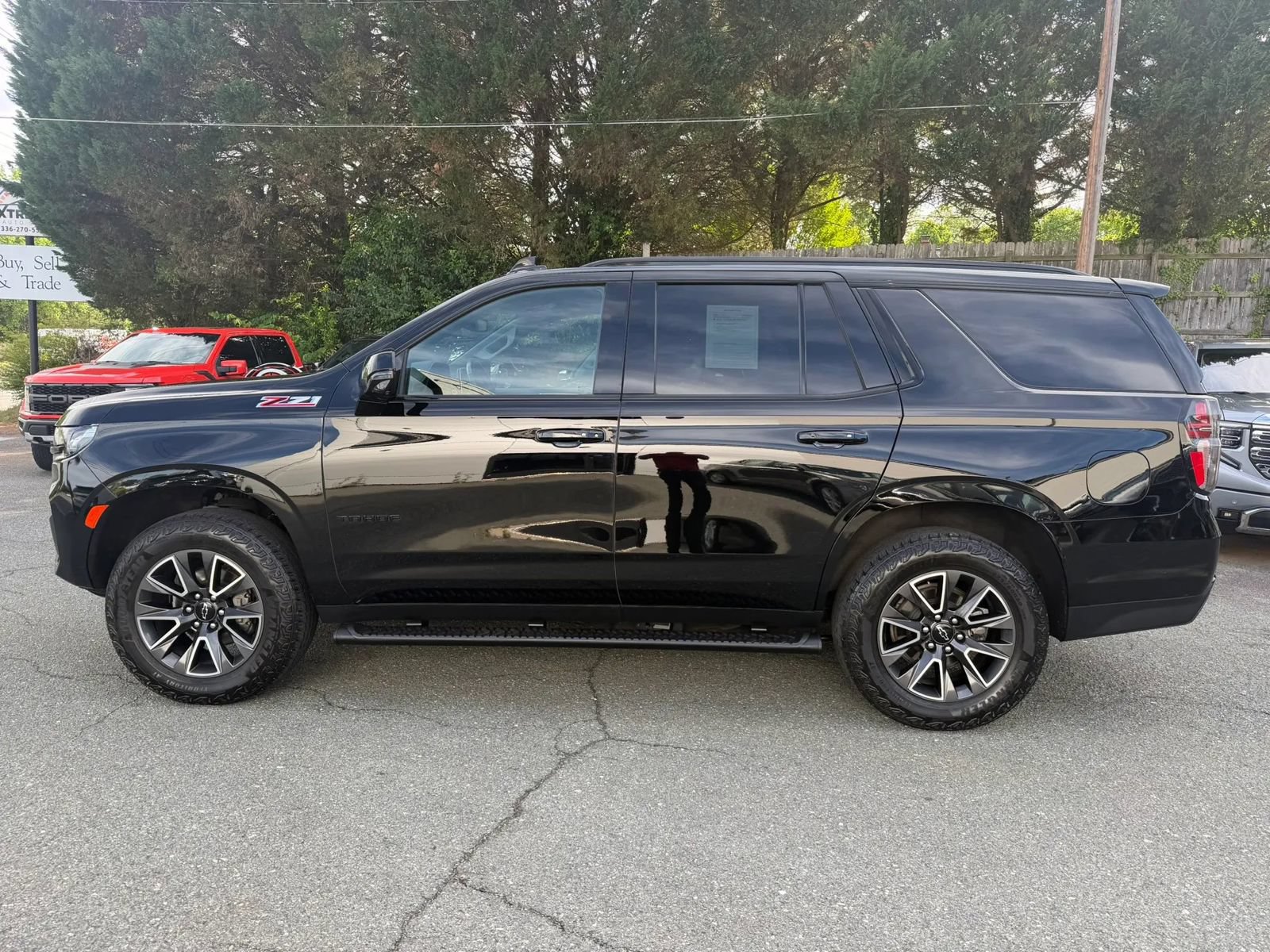 Used 2023 Chevrolet Tahoe Z71 w/ Luxury Package AWD/4WD image 8