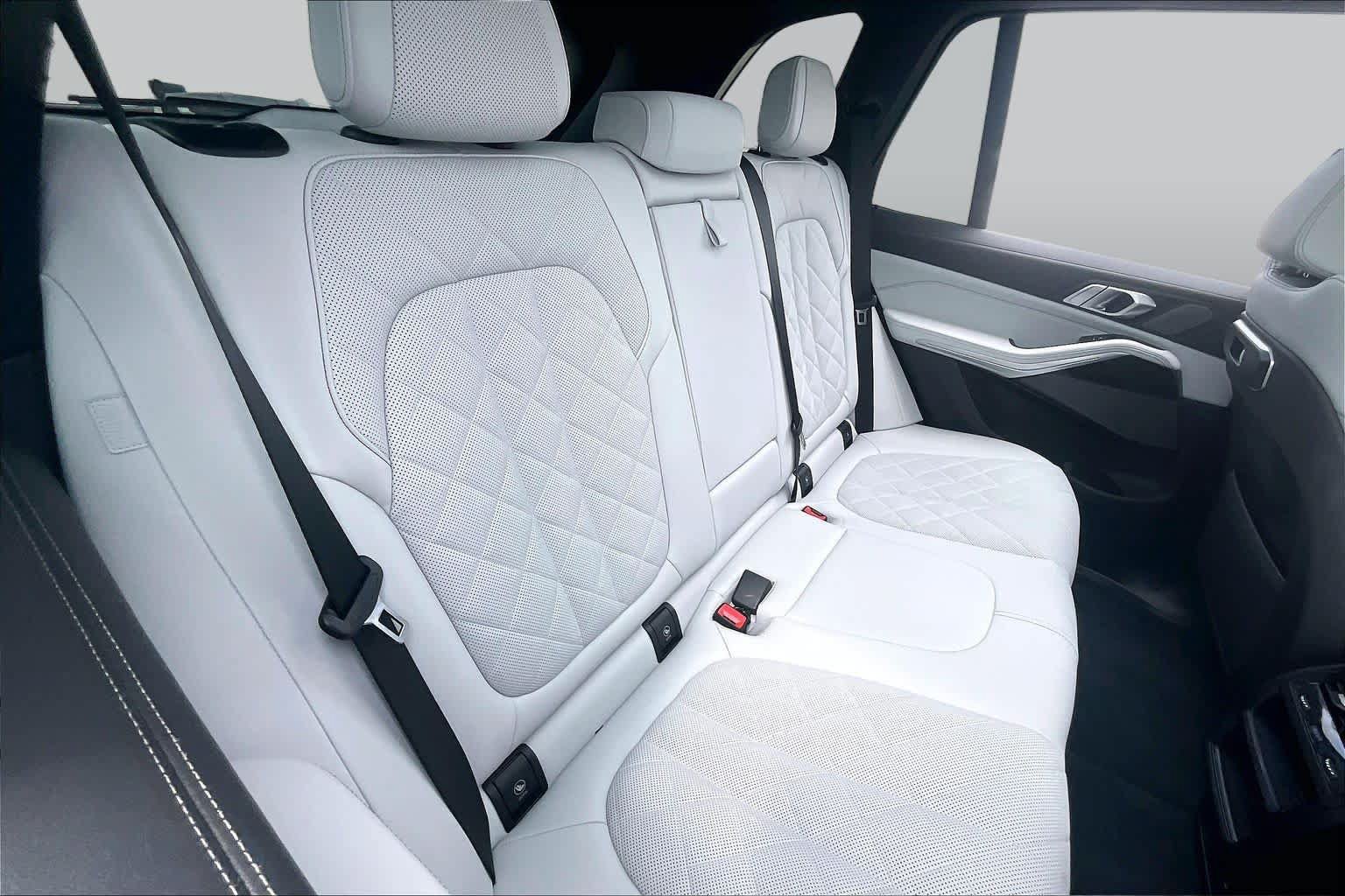 Used 2025 BMW X5 sDrive40i w/ Premium Package RWD image 18