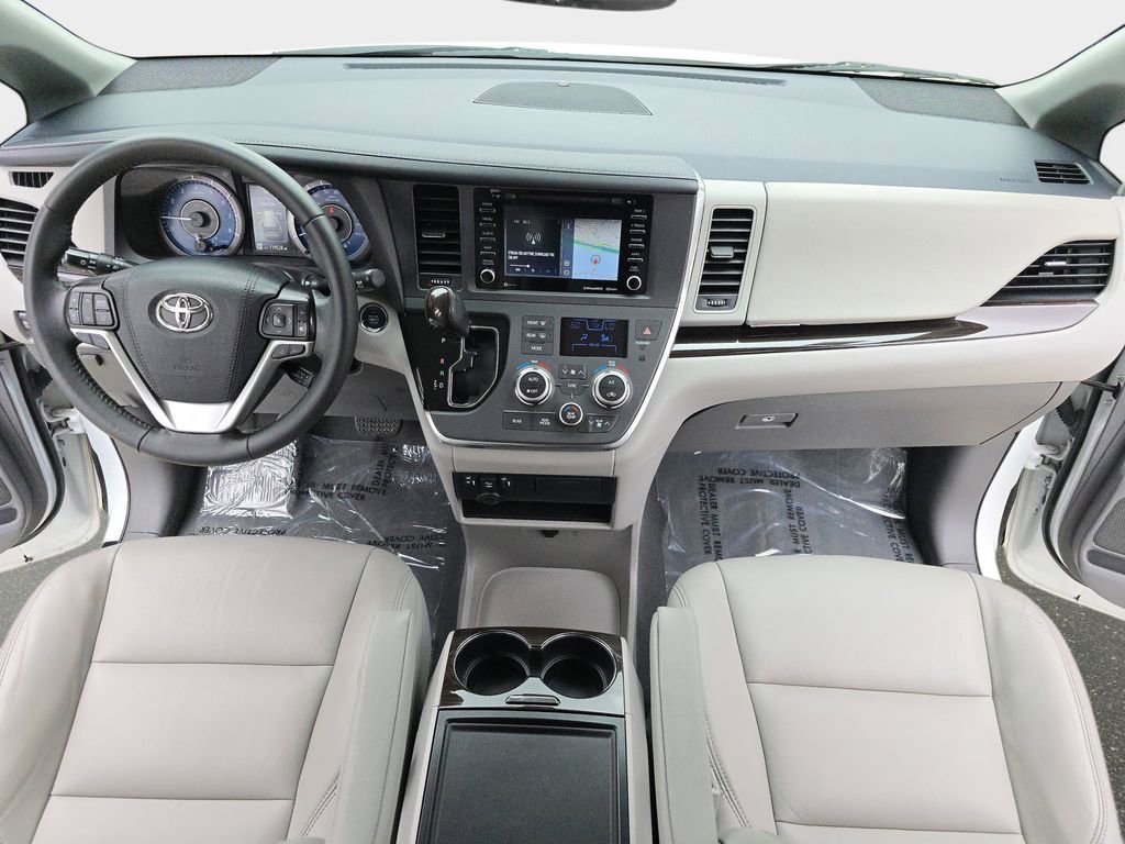 Used 2019 Toyota Sienna XLE w/ XLE Navigation Package AWD/4WD image 10