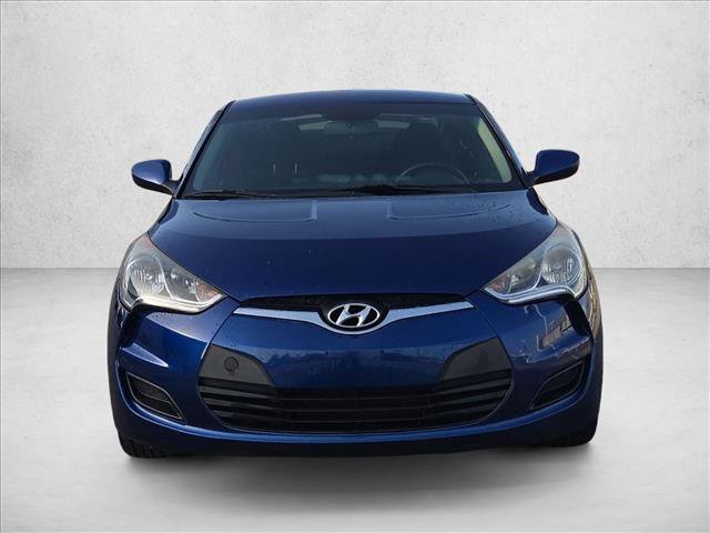 Used 2016 Hyundai Veloster FWD image 2