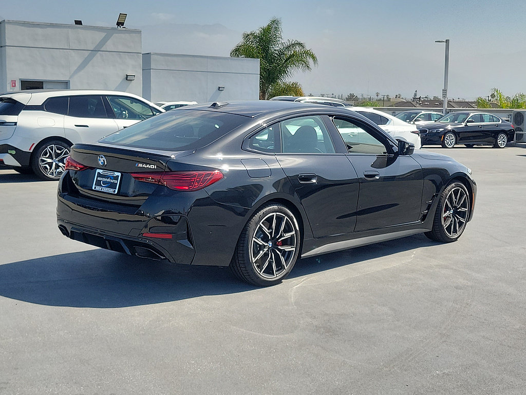 New 2026 BMW M440i w/ Premium Package RWD image 3