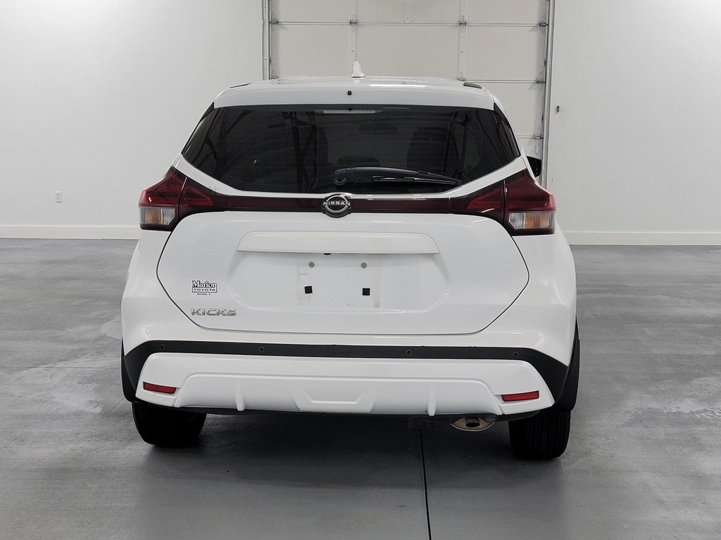 Used 2022 Nissan Kicks S FWD image 8