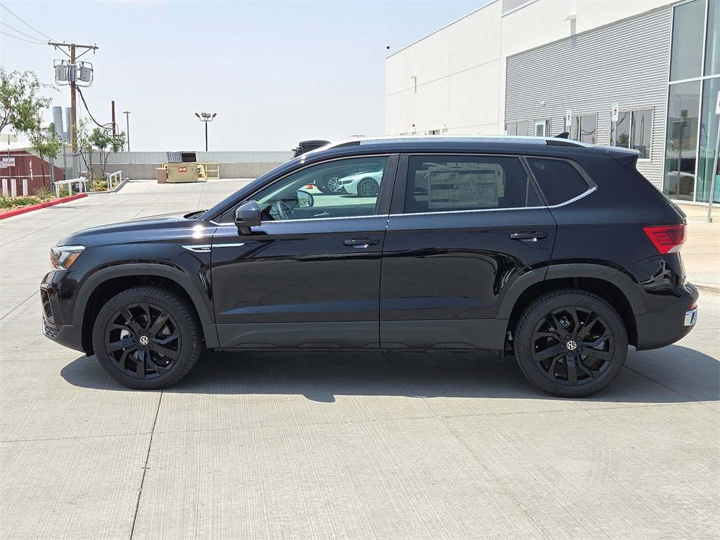 Used 2024 Volkswagen Taos SE image 6