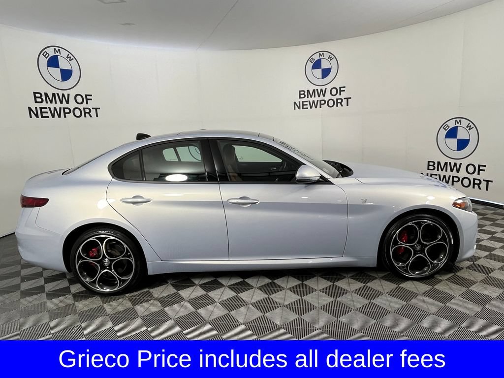 Used 2022 Alfa Romeo Giulia Ti w/ Active Assist Plus Package AWD/4WD image 11