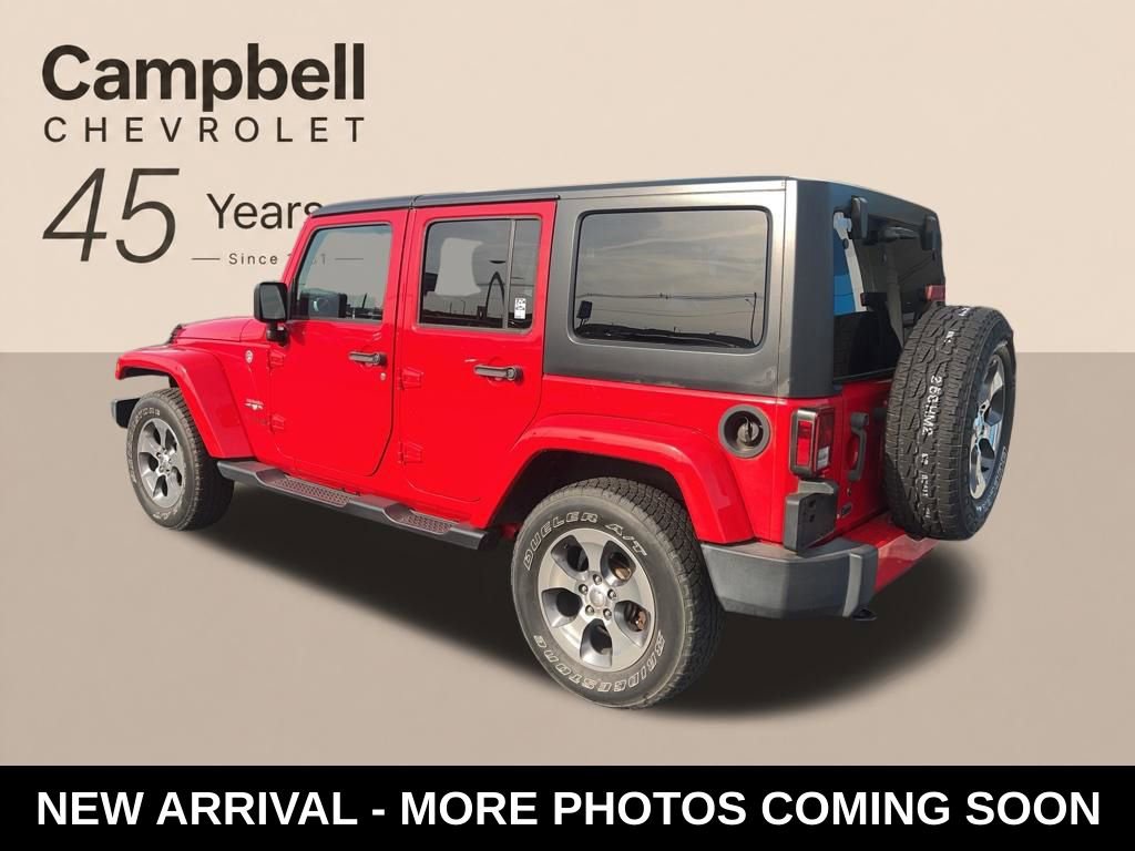 Used 2018 Jeep Wrangler Unlimited Sahara w/ Connectivity Group AWD/4WD image 3